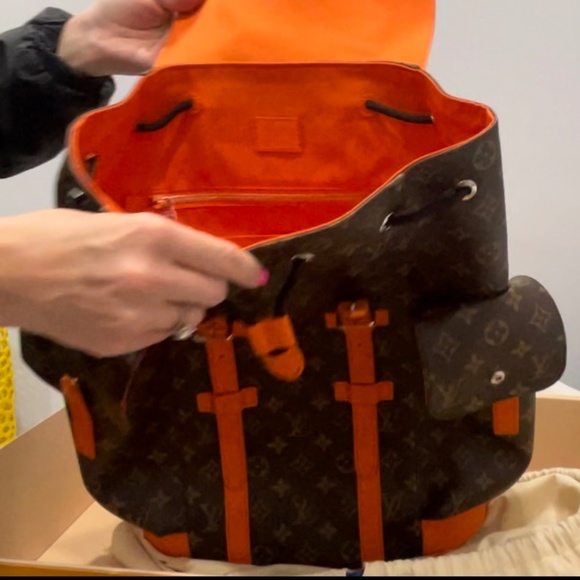 LOUIS VUITTON (Orange)Christopher Backpack MM-M46814 - Picture 10 of 16
